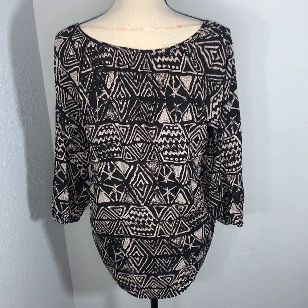 Mossimo Supply Co. Tribal Print V-Neck Blouse Large Black Cream Aztec Casual